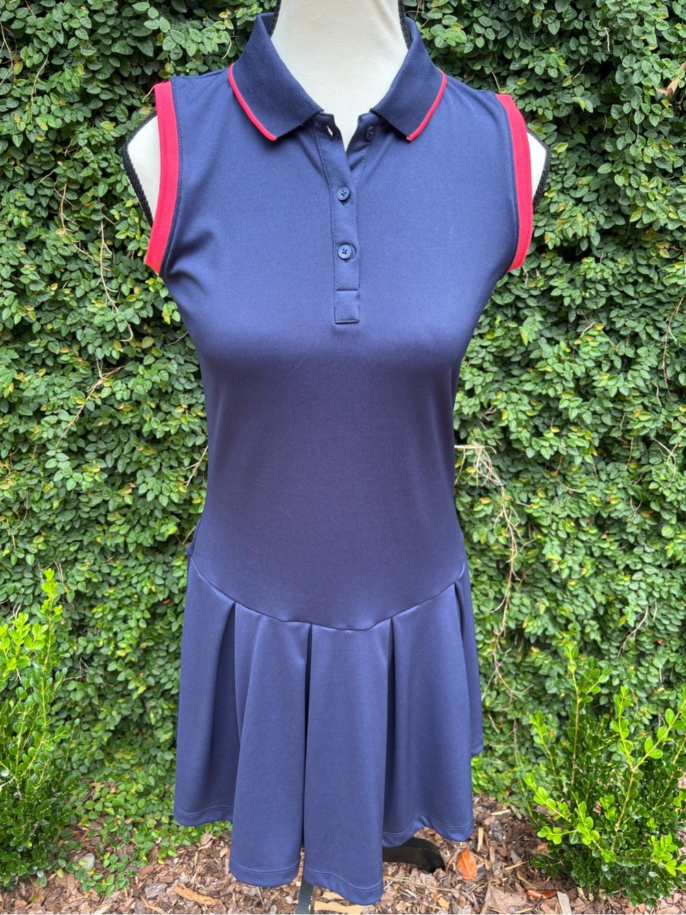 Nicklaus Tennis Size 18-20 women’s S or Xs. Excellent condition. Great dress up